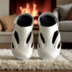 MGGMOKAY - Men’s White and Black Slip-On Clogs. Sz. EU 42-43 - US 11-11.5